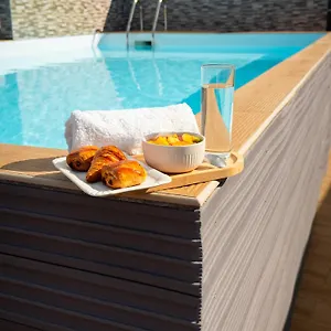  Appartement Jacuzzi Et Piscine Au Centre De